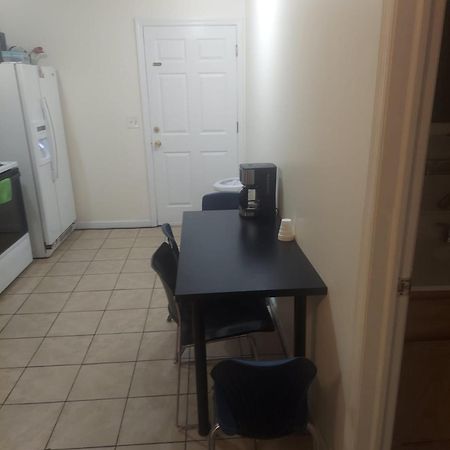 Crystal Room 1 Guest House Near 12Mins To Ewr Airport / Prudential / Njit / Penn Station Ньюарк Екстер'єр фото