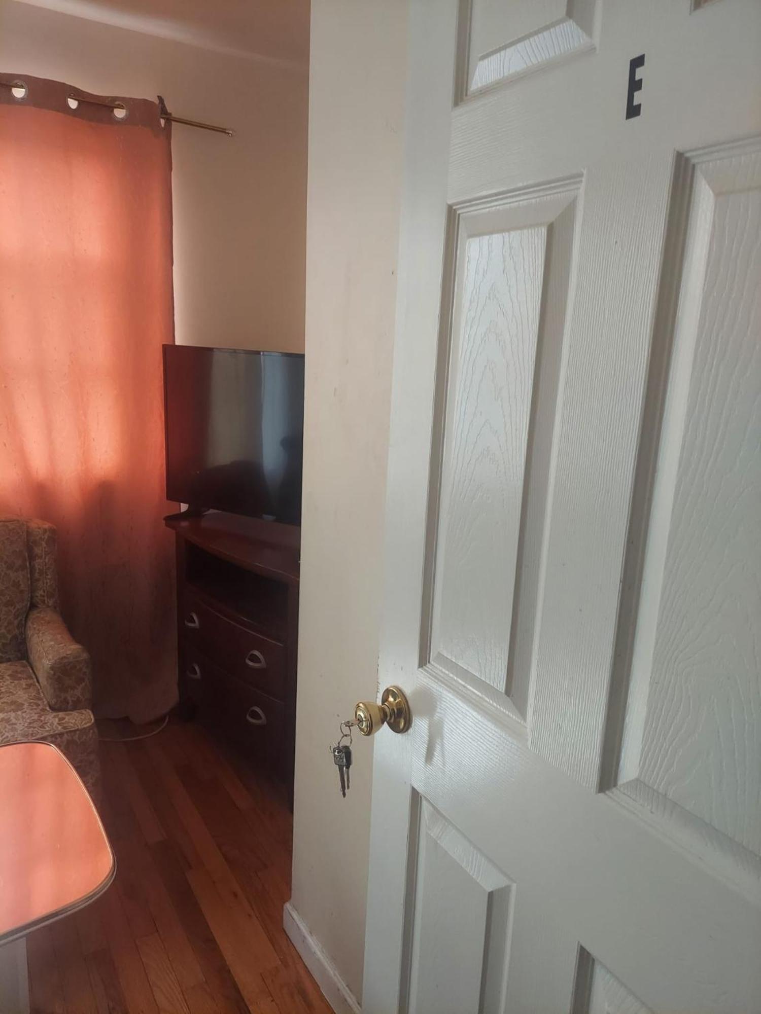 Crystal Room 1 Guest House Near 12Mins To Ewr Airport / Prudential / Njit / Penn Station Ньюарк Екстер'єр фото