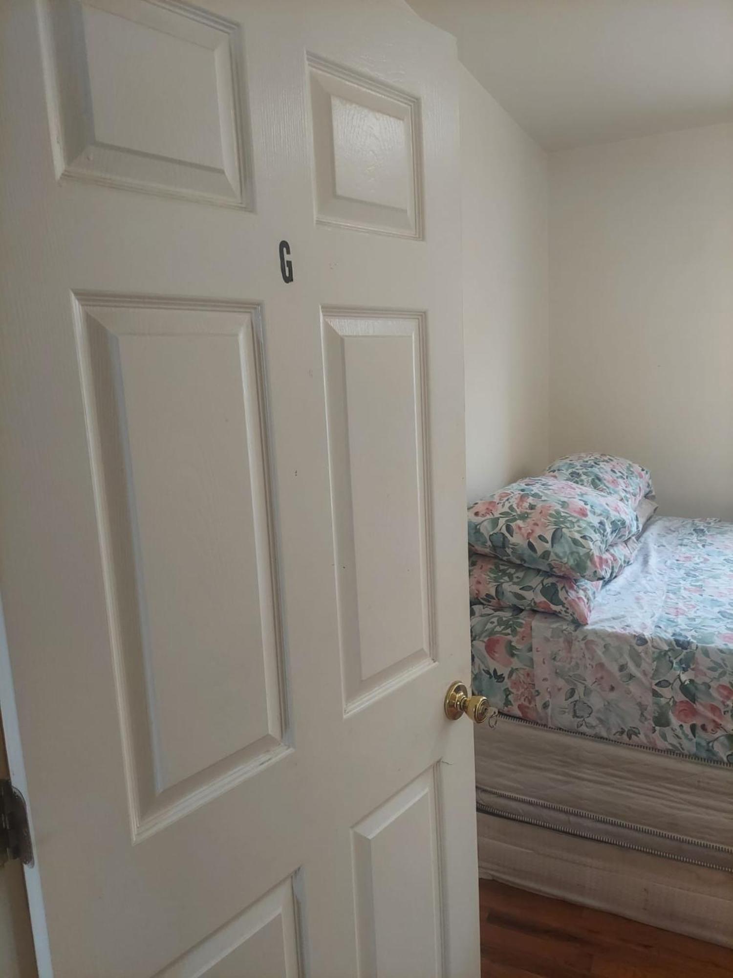 Crystal Room 1 Guest House Near 12Mins To Ewr Airport / Prudential / Njit / Penn Station Ньюарк Екстер'єр фото