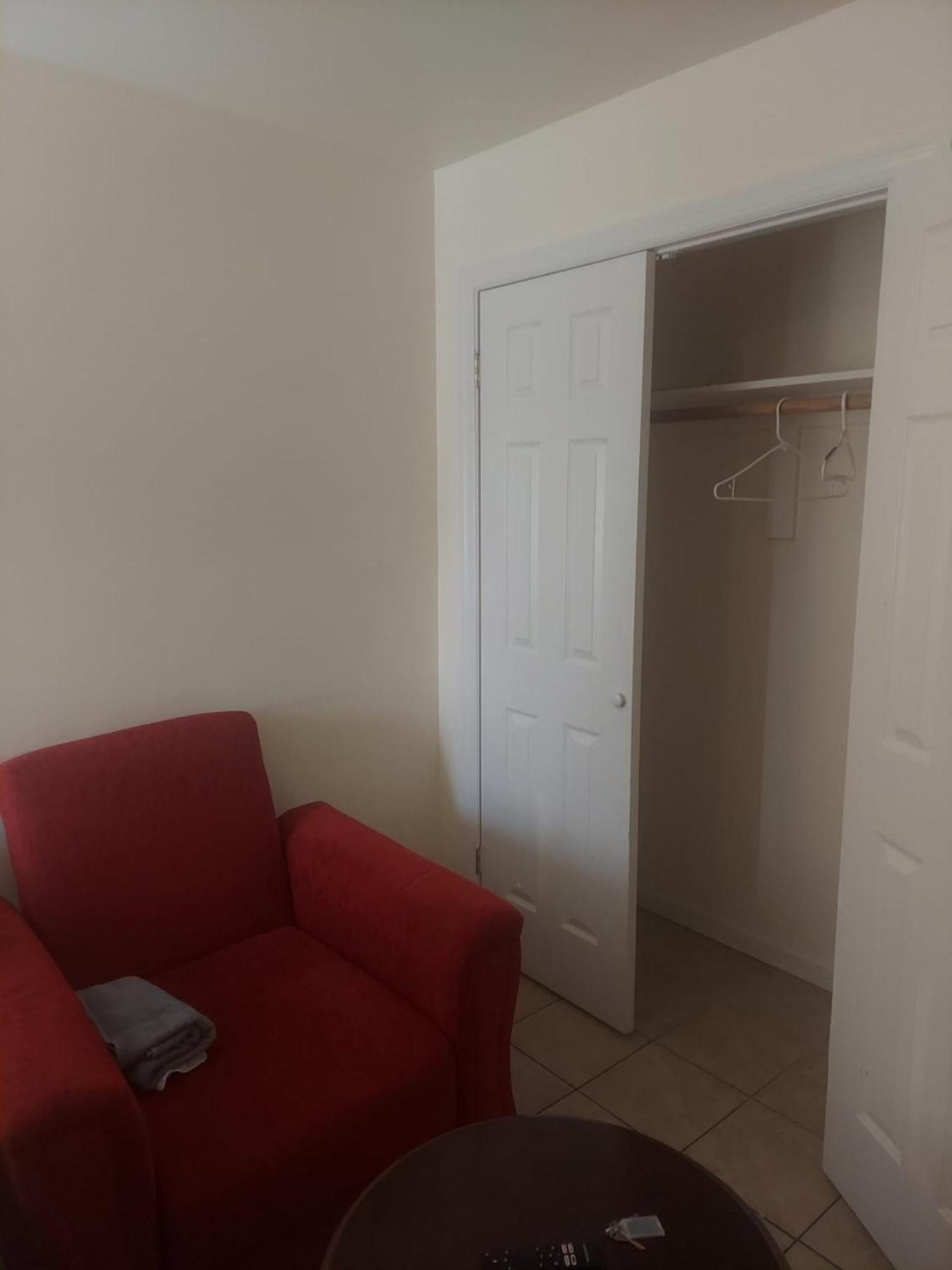 Crystal Room 1 Guest House Near 12Mins To Ewr Airport / Prudential / Njit / Penn Station Ньюарк Екстер'єр фото