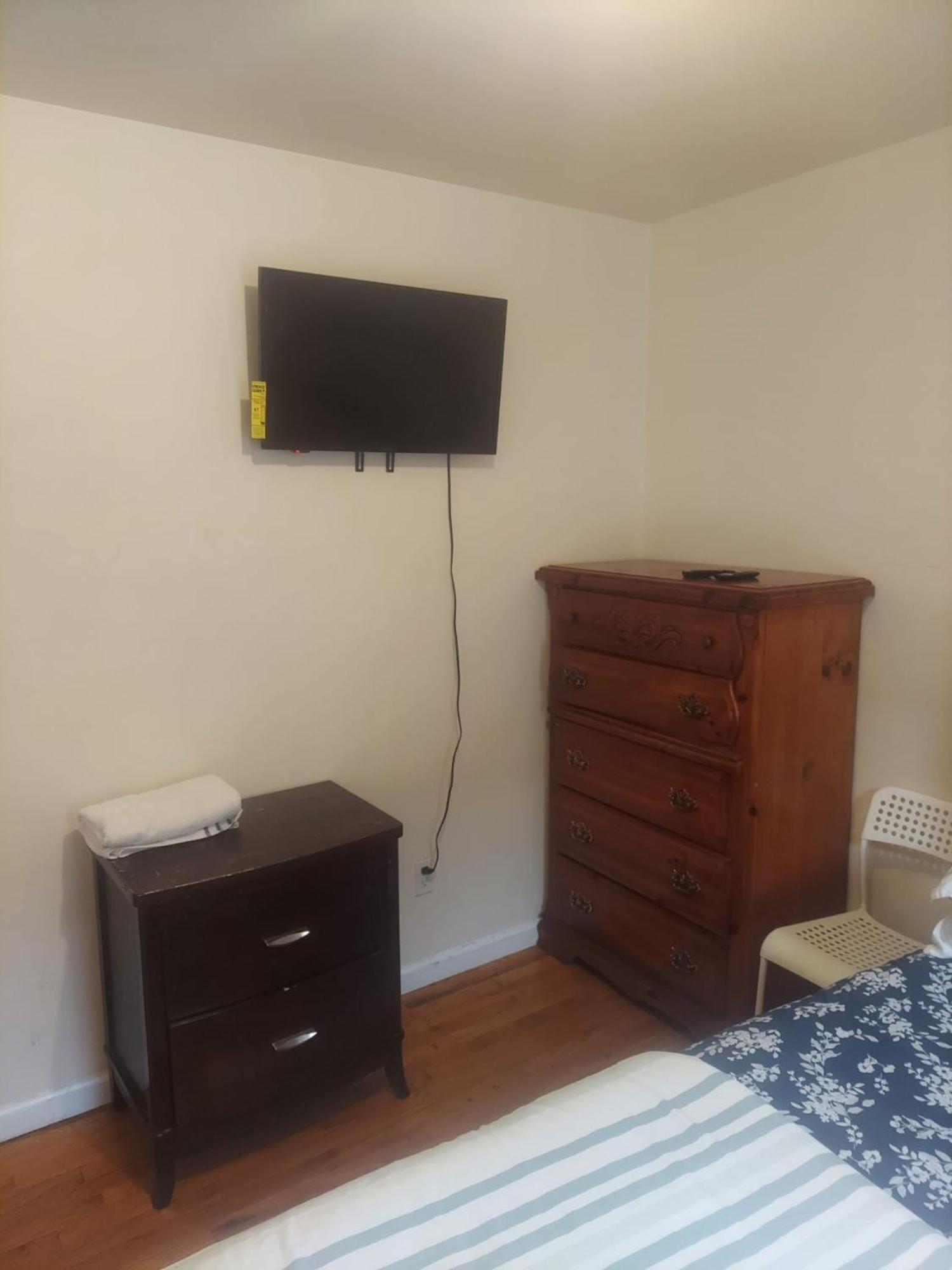 Crystal Room 1 Guest House Near 12Mins To Ewr Airport / Prudential / Njit / Penn Station Ньюарк Екстер'єр фото