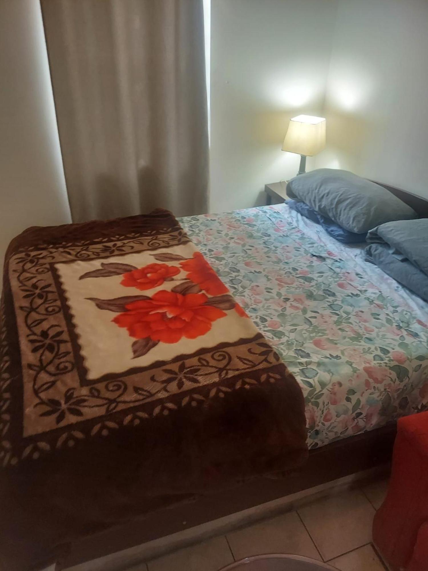 Crystal Room 1 Guest House Near 12Mins To Ewr Airport / Prudential / Njit / Penn Station Ньюарк Екстер'єр фото